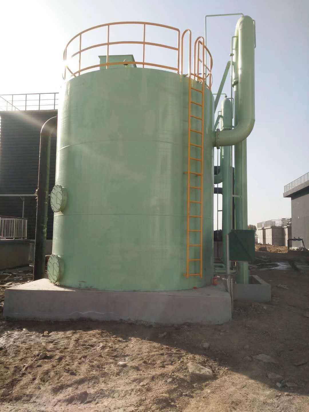 早期大型圆形重力无阀净水器