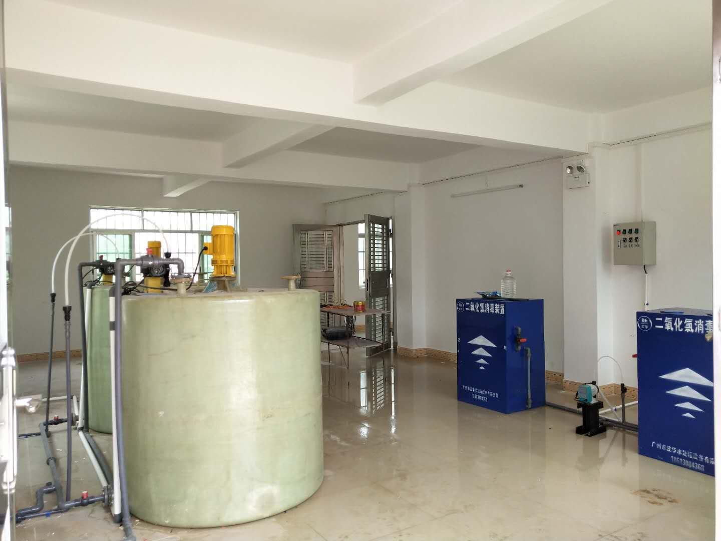 玻璃钢加矾装置